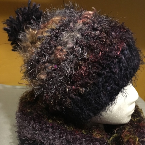 hat/scarf/mitten set